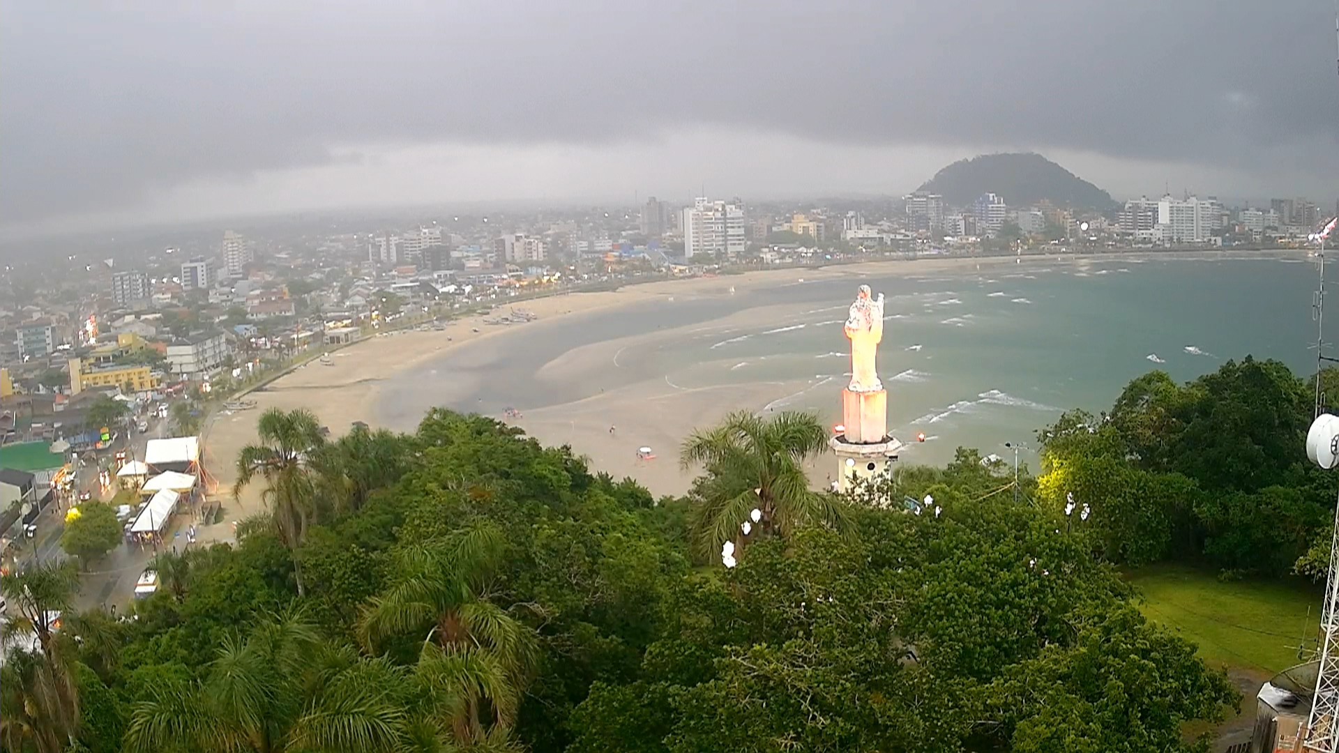 Moradores, comerciantes e turistas enfrentam falta d’água em Guaratuba