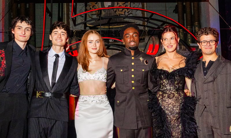 How Much Were ‘Stranger Things’ Actors Paid for Final Season? Salaries & Pay Bumps Revealed! | Caleb McLaughlin, Charlie Heaton, David Harbour, EG, Extended, Finn Wolfhard, Gaten Matarazzo, Joe Keery, Maya Hawke, Millie Bobby Brown, Natalia Dyer, Noah Schnapp, Sadie Sink, Slideshow, Stranger Things, Winona Ryder | Celebrity News and Gossip | Entertainment, Photos and Videos