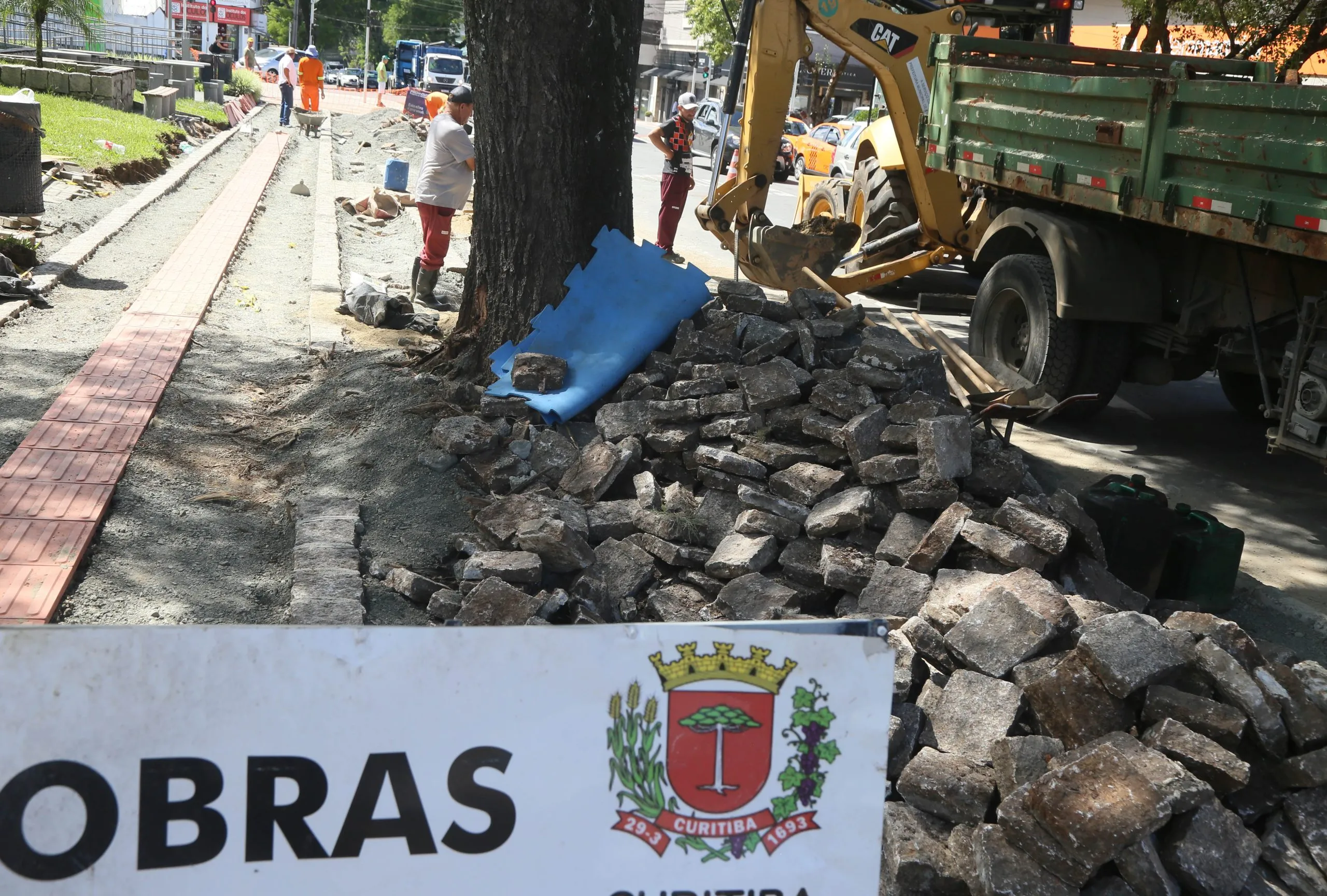 Rua Holanda recebe obras para melhorar acessibilidade e mobilidade