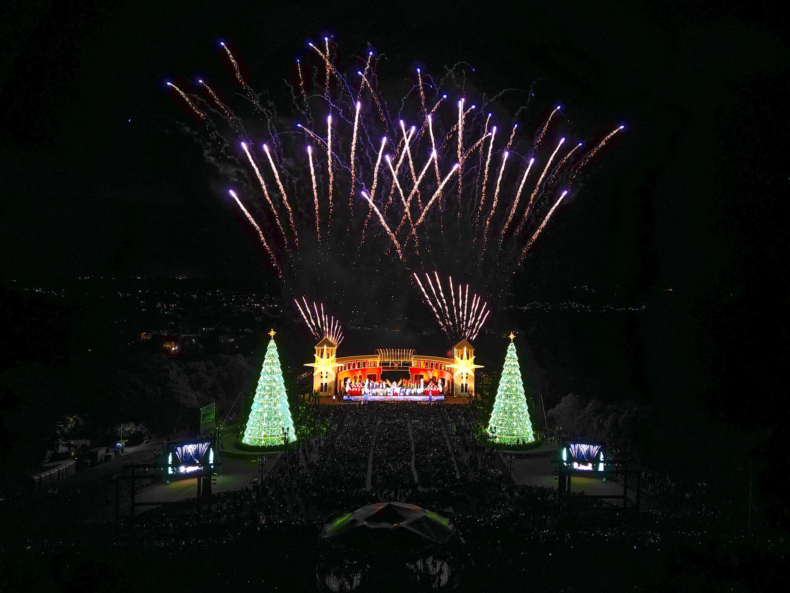 Natal de Curitiba impulsiona turismo e economia com aumento de 25% no faturamento