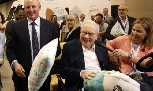 Berkshire’s Buffett was still hunting massive deal in last days as CEO