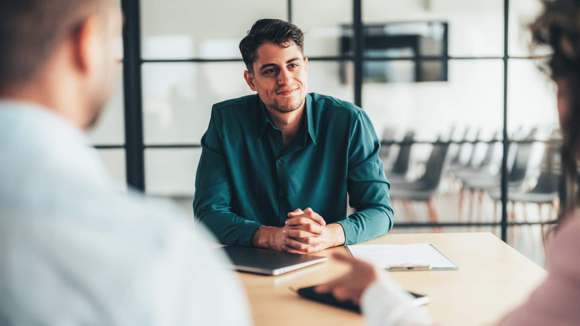 AI will dominate hiring in 2026. LinkedIn exec’s top tips to stand out