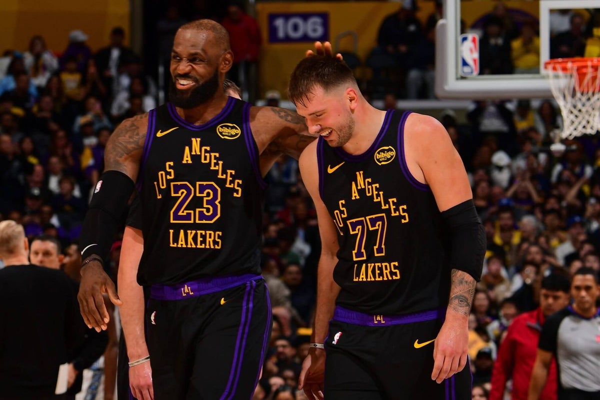 Lakers tip off 2026 by extending undefeated record in clutch-time games