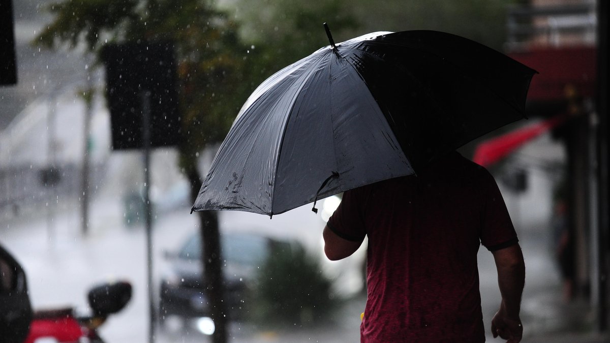Chuva forte e temporais avançam pelo Rio Grande do Sul nesta quinta-feira