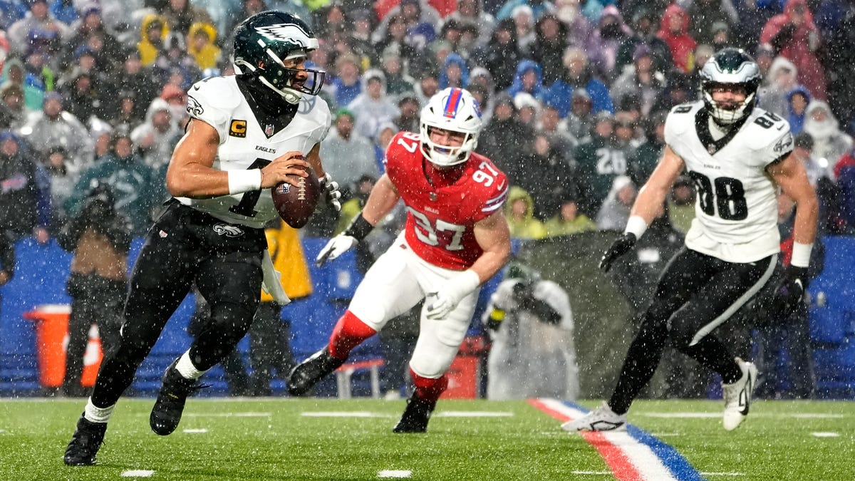 Why Eagles resting Jalen Hurts, starters is about more than rest