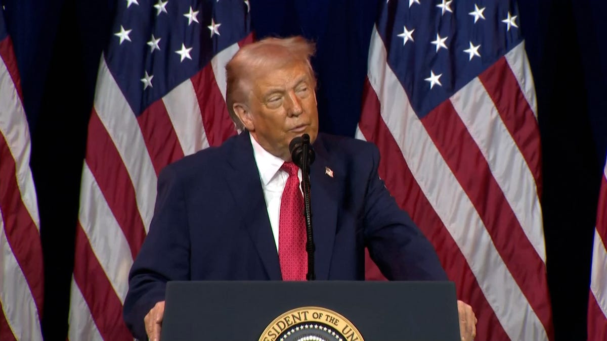 What is U.S. President Donald Trump’s approval rating in January 2026?