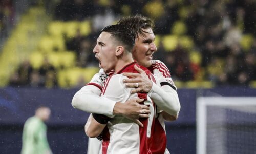 Ajax wint van Villarreal en houdt kleine kans op volgende ronde • Invaller Edvardsen scoort