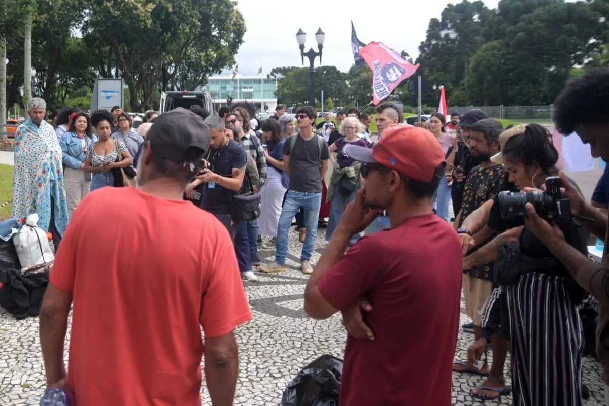 Ato contra internação involuntária em Curitiba tem Sine Móvel e repercussão nas redes