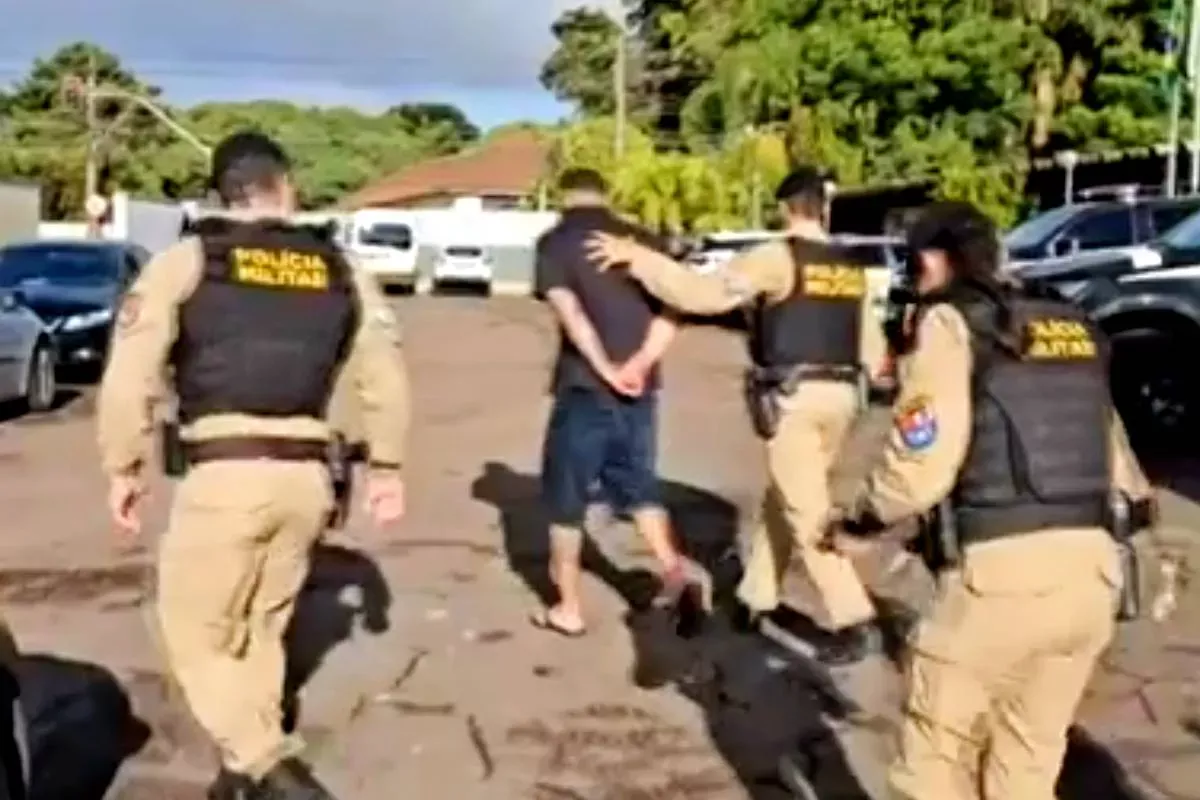 Briga generalizada na saída de balada de Curitiba tem 4 atropelados e um preso