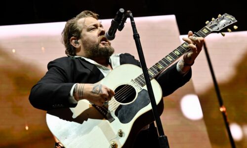 Colorado music star to perform national anthem at Broncos-Patriots game