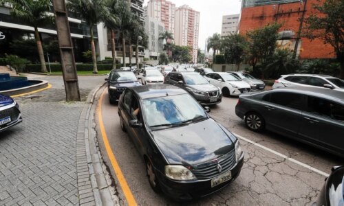 Com mega desconto, pagamento à vista do IPVA dispara no Paraná