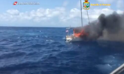 Esplosione imbarcazione migranti a Praialonga: ribaltata la condanna di primo grado, assolti i due finanzieri