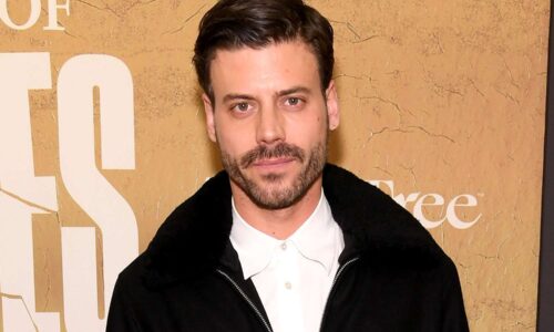 François Arnaud Flips Off the Camera in Selfie amid Social Media Harassment