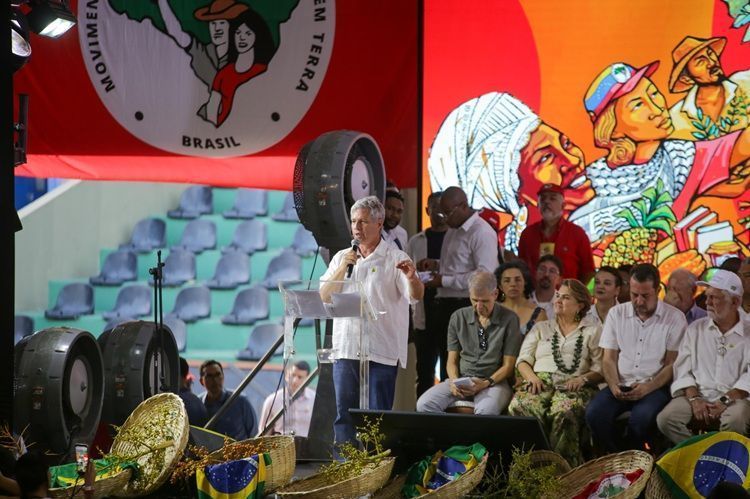 Governo anuncia pacote de R$ 2,7 bilhões para reforma agrária