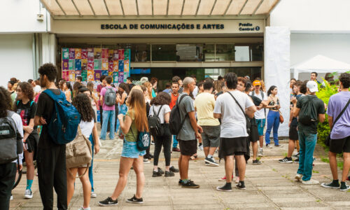 Graduados podem concorrer a vagas remanescentes na Escola de Comunicações e Artes da USP