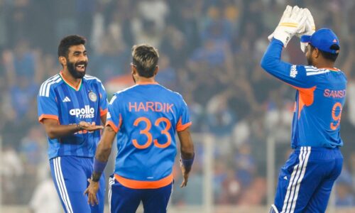 India opt to bowl in third T20I against New Zealand, Bumrah back