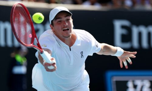 João Fonseca cai no ranking, mas embolsa R$ 545 mil com eliminação na 1ª rodada do Australian Open