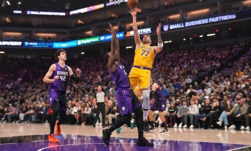 Lakers Suffer Disappointing Loss To Kings For Third Straight Defeat