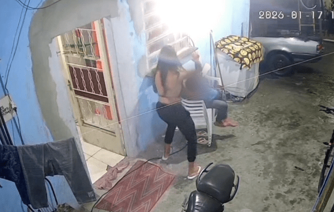 Mulher com criança no colo é assassinada com facada em São Paulo