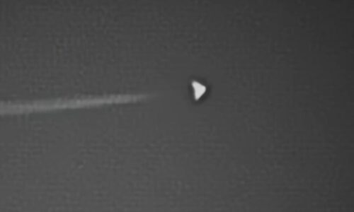 Mysterious ‘Dorito-shaped’ aircraft spotted flying at night over Area 51