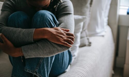 O que é o ‘Blue Monday’ e por que data reacende debate sobre tristeza, saúde mental e doenças crônicas