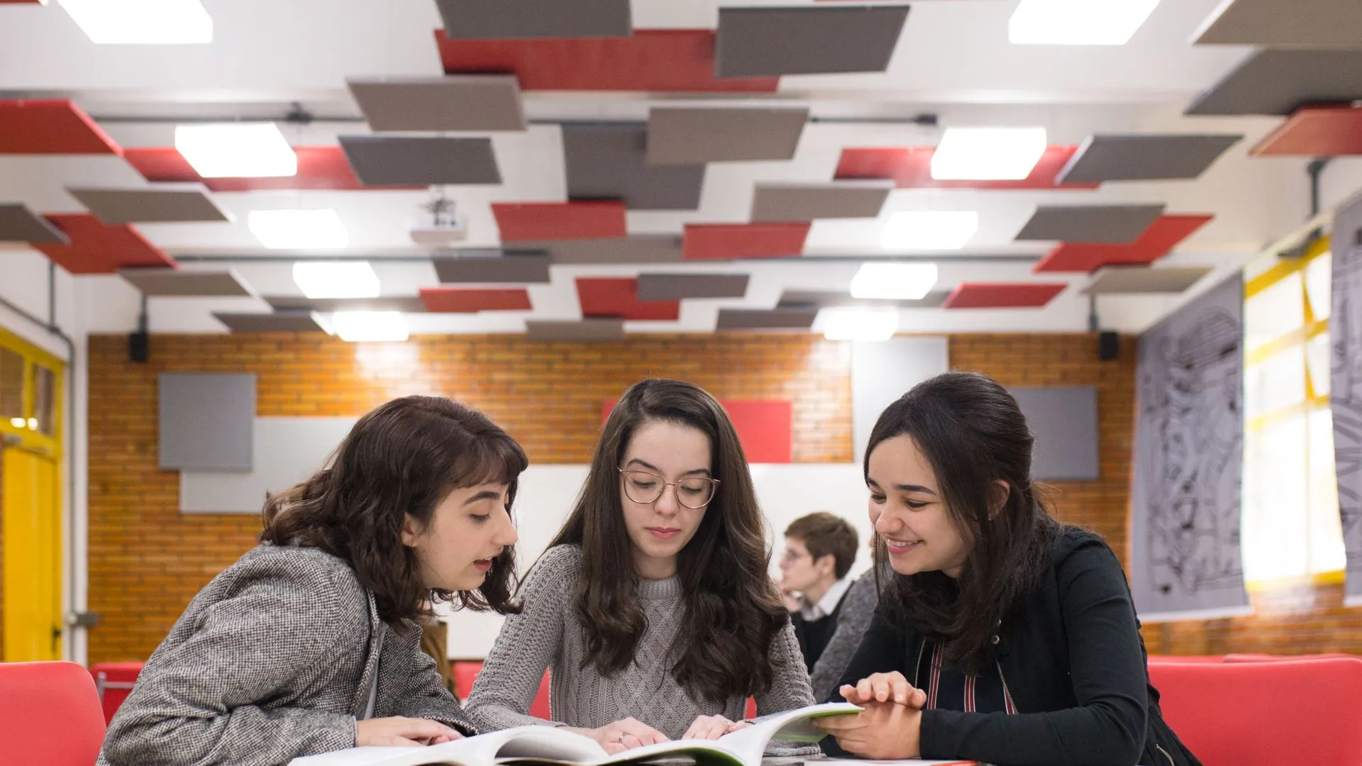 PUCPR Idiomas abre inscrições para comunidade.