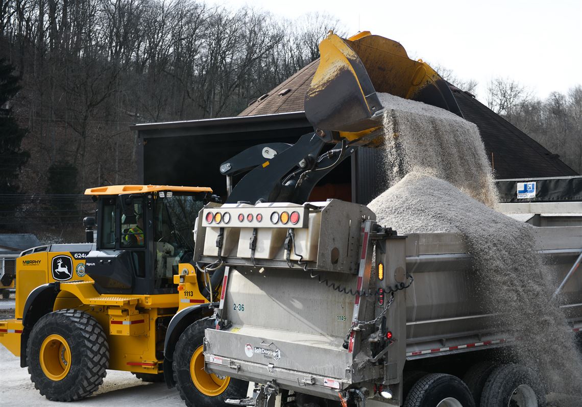Pittsburgh winter storm warning live updates: 10 to 14 inches of snow expected in Western Pa.