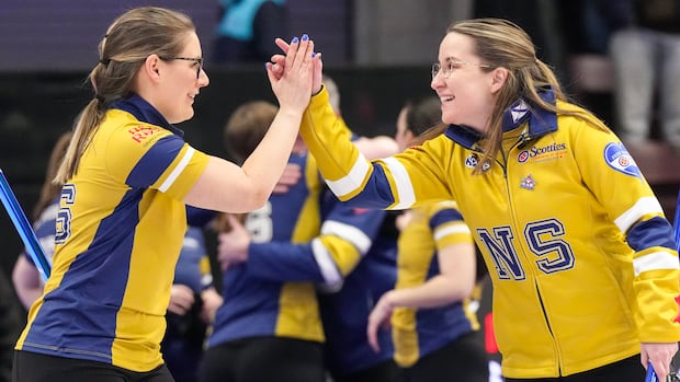 Sturmay, Black advance as Page playoff brackets set for Scotties Tournament of Hearts