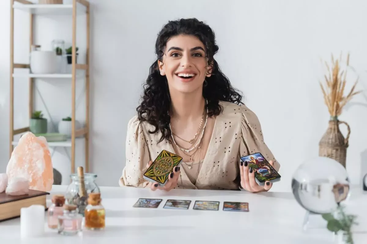 Tarot de fevereiro: descubra o arcano do mês e suas influências