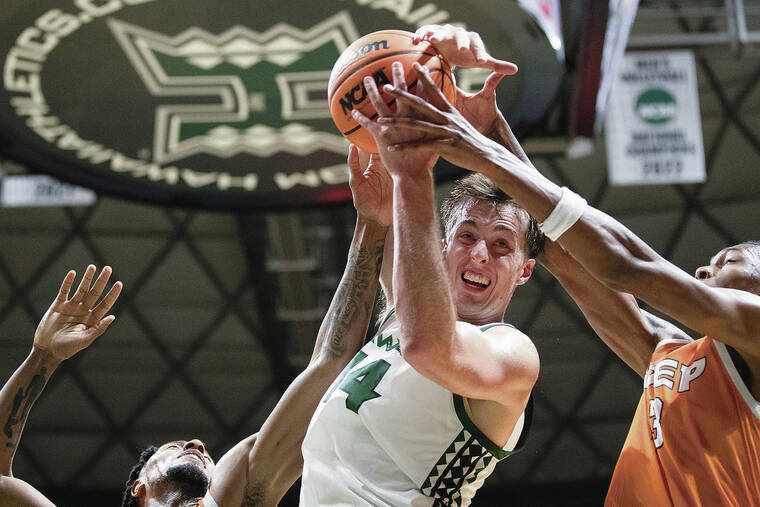UH men’s basketball team looks to up its rebounding game against CS Bakersfield