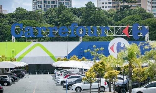 Venda do Carrefour em Curitiba deixa lojistas no meio de impasse jurídico e prejuízo