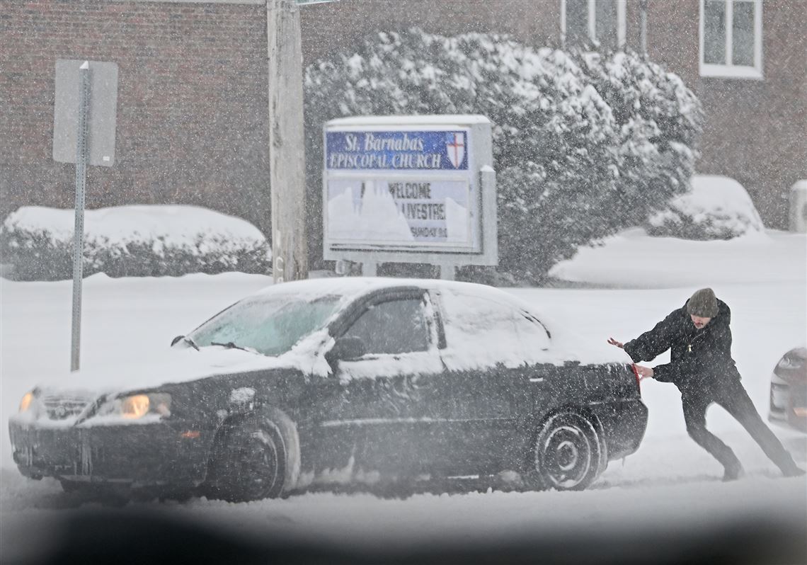 What’s open and closed during Pittsburgh snowstorm?