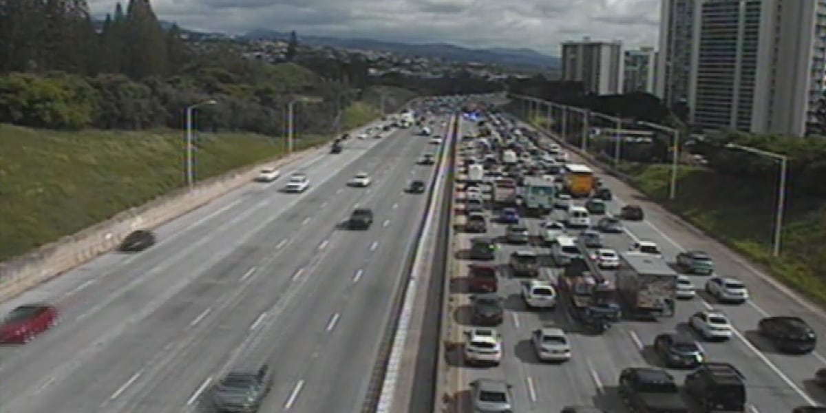 Woman killed, 6 injured in H-1 Freeway crash