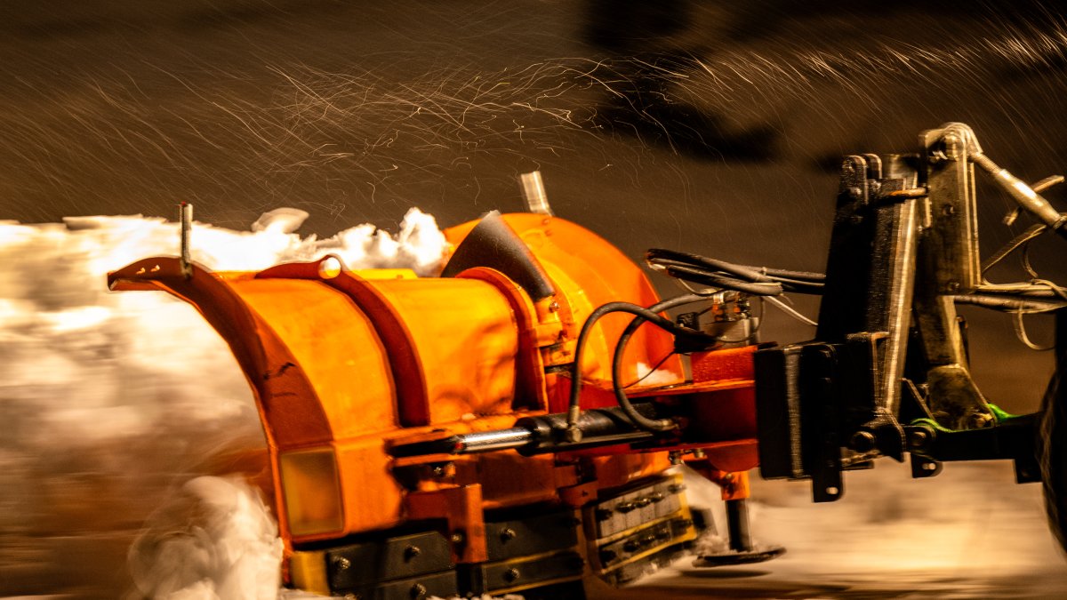 Woman struck and killed by snow plow in Norwood, Mass. – NBC Boston