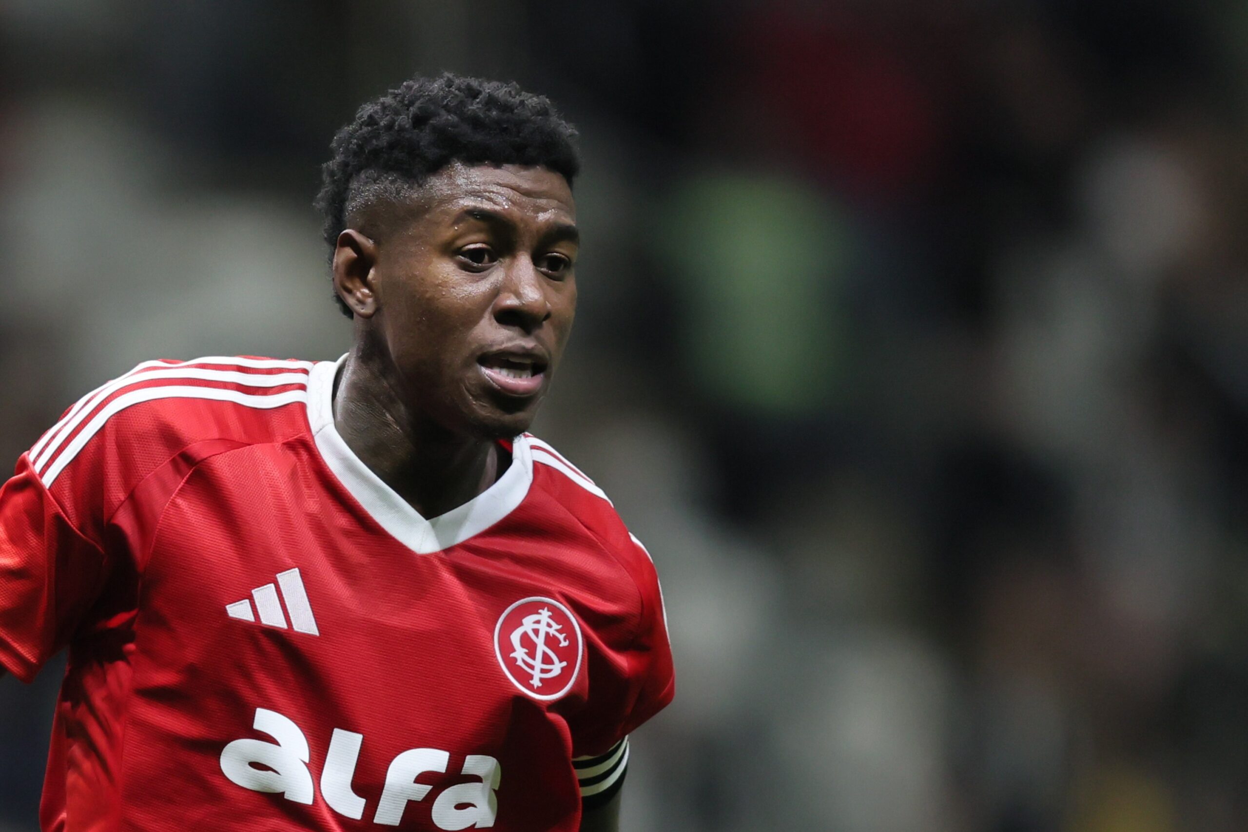 Inter oficializa venda de Vitão ao Flamengo; confira detalhes