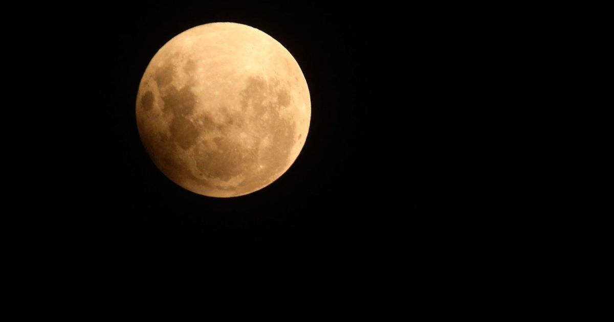 2026 promete eclipses, Superluas e chuvas de meteoros no Brasil; veja datas