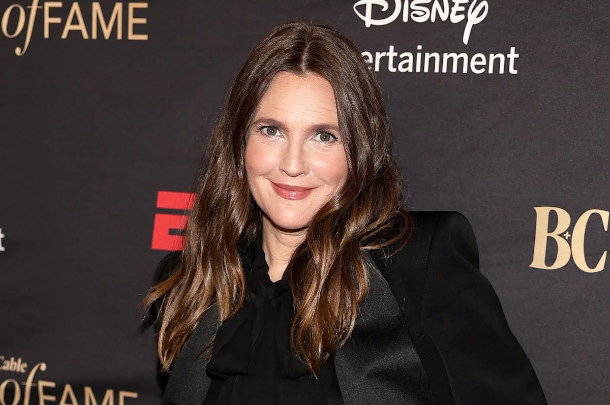 Drew Barrymore’s Reaction To A Photo Of Her 10-Year-Old Self Has Left People Completely Heartbroken