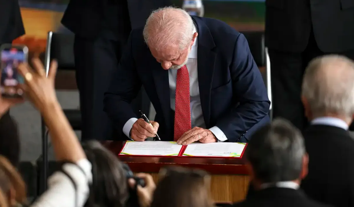 Lula veta integralmente PL da Dosimetria