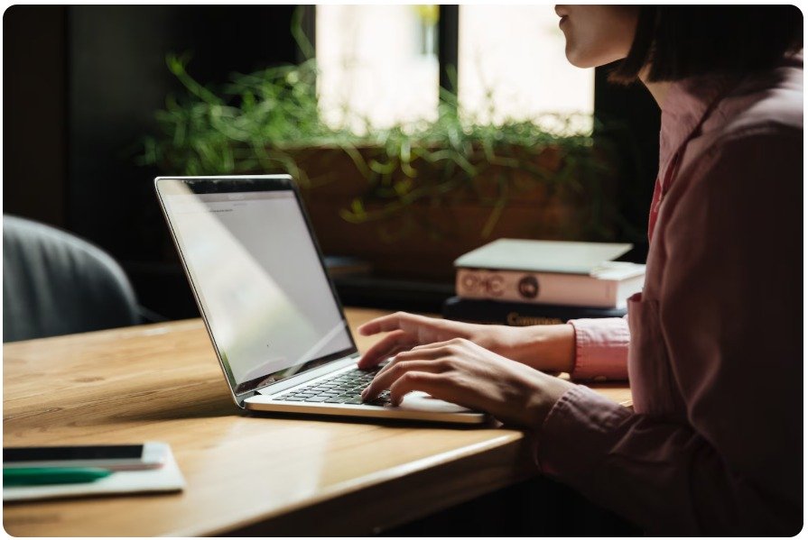 Autoridade não se constrói em um único domínio: como a presença distribuída impacta o SEO?