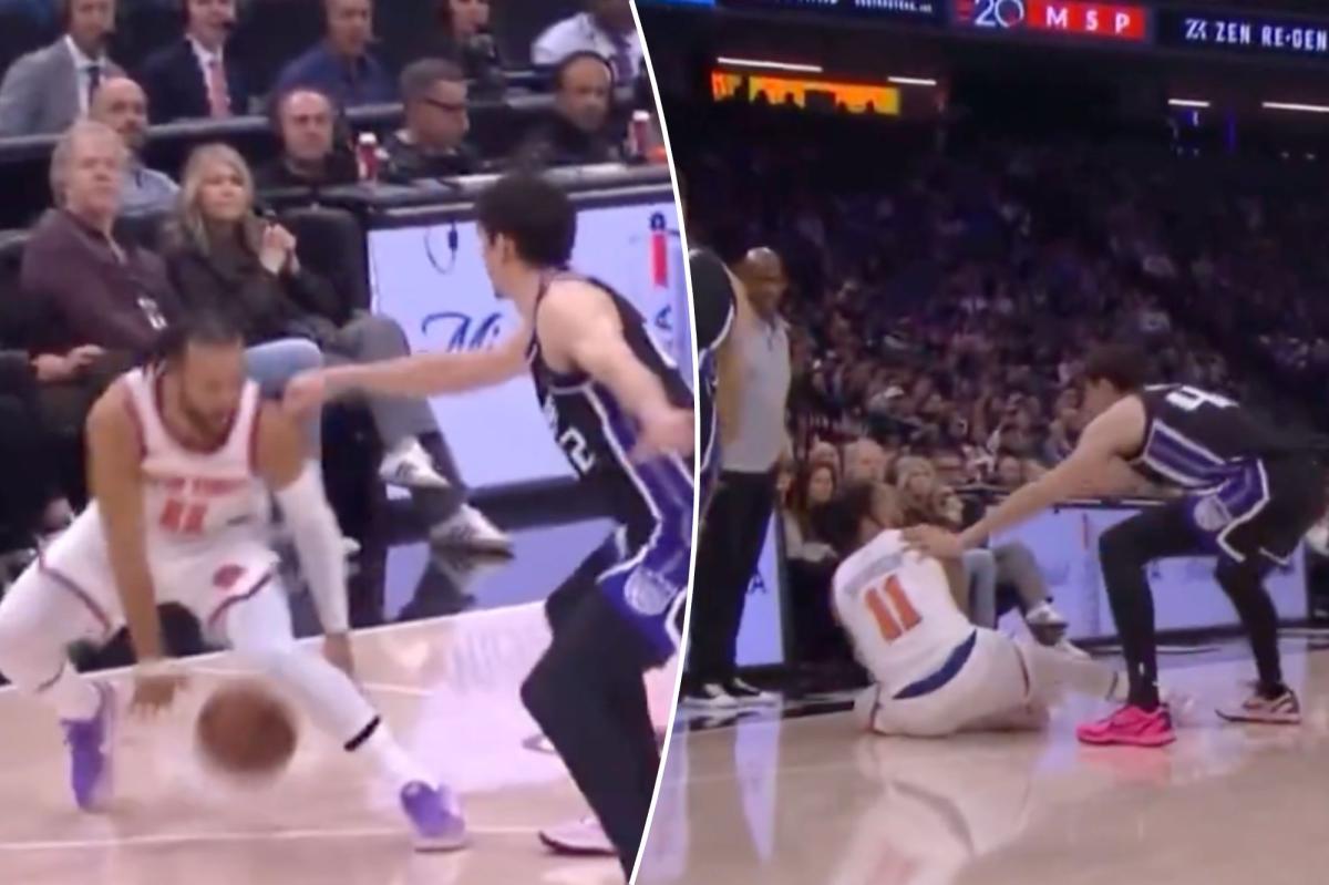 Jalen Brunson limps off court after twisting ankle in Knicks injury worry