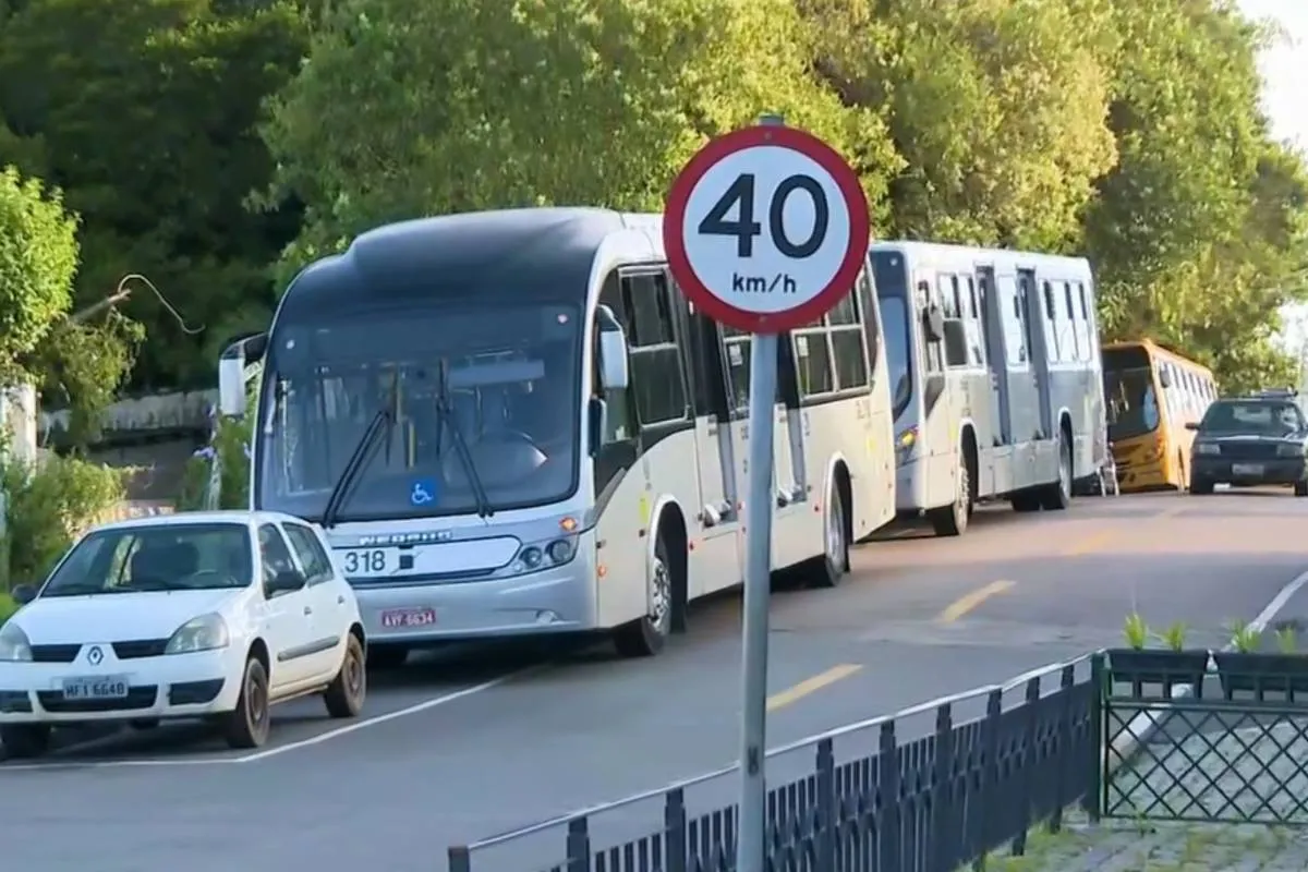 Greve de ônibus em Curitiba? Paralisação afeta milhares de passageiros nesta quarta-feira