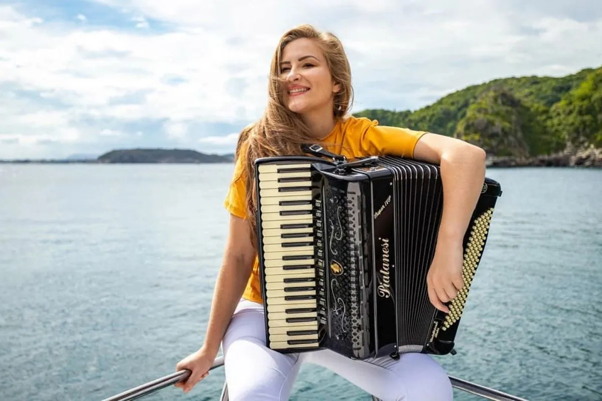 Shows gratuitos de artistas paranaenses iniciam no Verão Maior PR