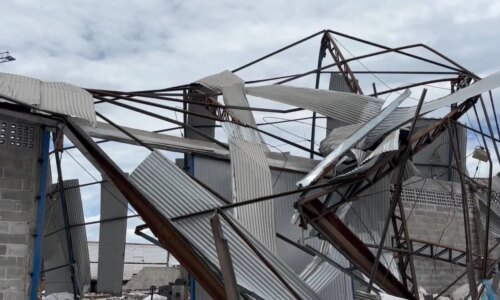 Tornado em São José dos Pinhais é classificado como F2 com ventos de 180 km/h