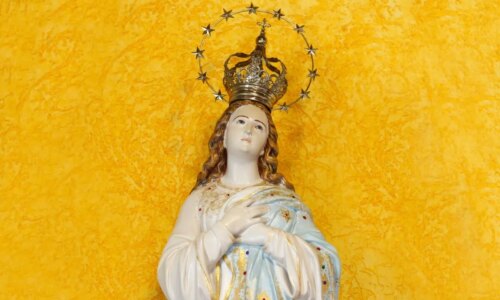 5 santos portugueses idolatrados no Brasil