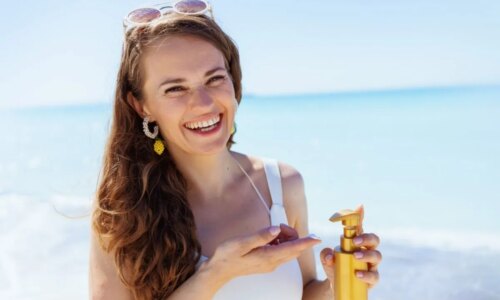 7 dicas para proteger o cabelo do sol, do mar e do cloro no verão