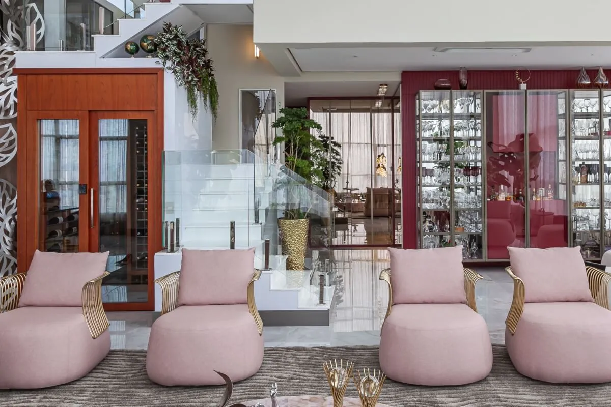 7 formas elegantes de inserir o bar nos projetos residenciais