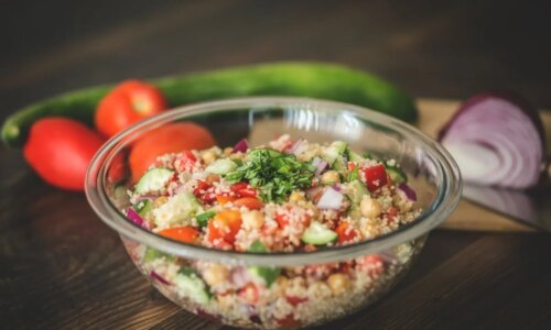 7 receitas de salada detox para o pós-Carnaval