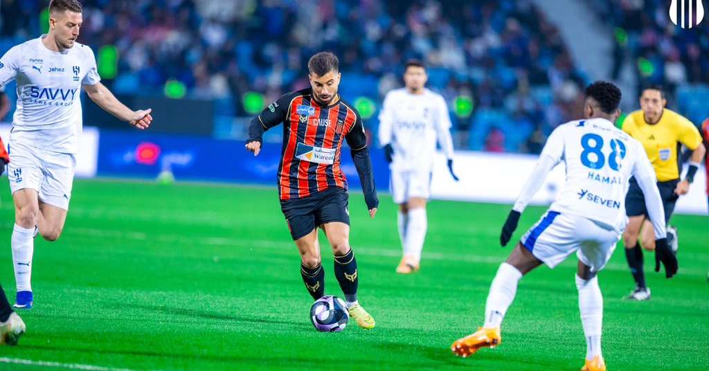 Al-Riyadh x Al-Ahli: onde assistir ao vivo e escalações do jogo hoje (26/02) pelo Campeonato Saudita | Futebol