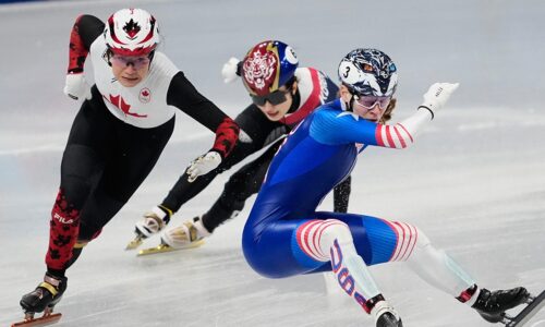 American Olympians slip during speedskating races