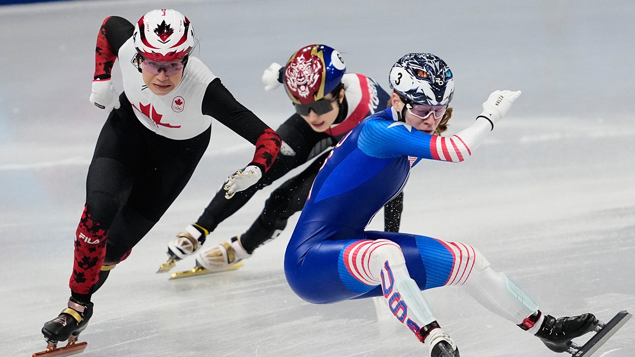 American Olympians slip during speedskating races
